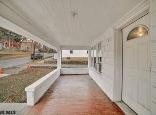 Photo - 122 E Irvin Ave