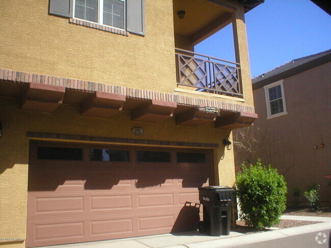 Building Photo - Val Vista Classic Gem! Rental