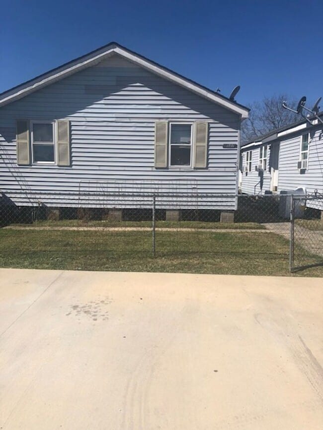 Building Photo - dgr521 Unit 525