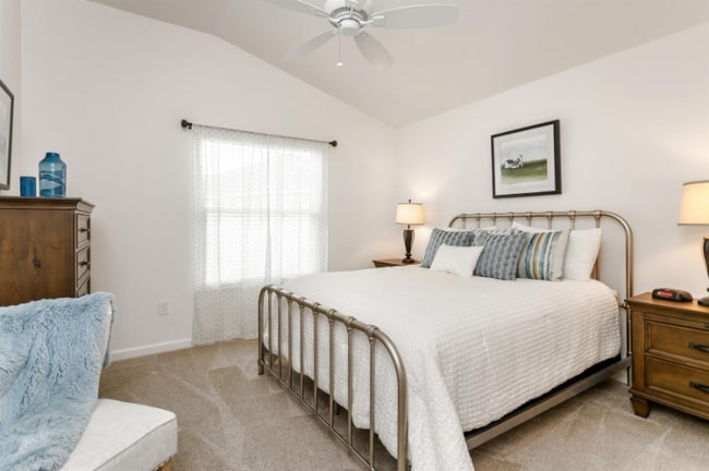 Building Photo - 5745 Gillespie Ln