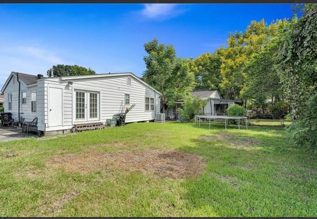 15 Vivian Ct