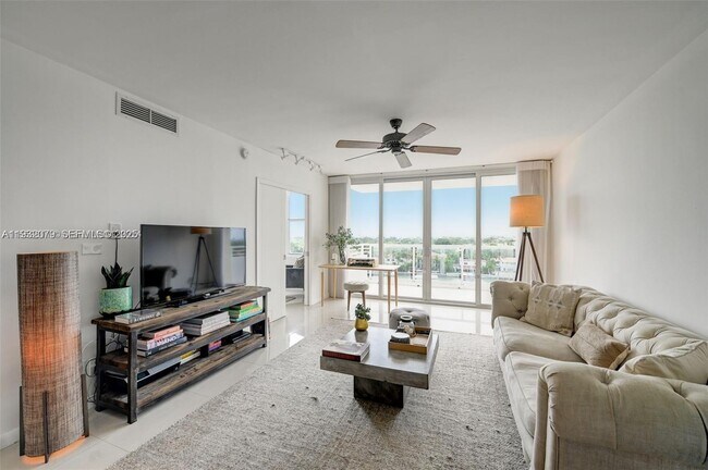 Photo - 5600 Collins Ave Unit 9M