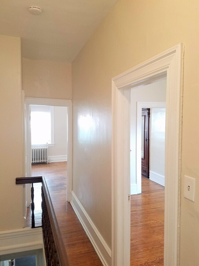Building Photo - 3246 N 13th St Unit 2