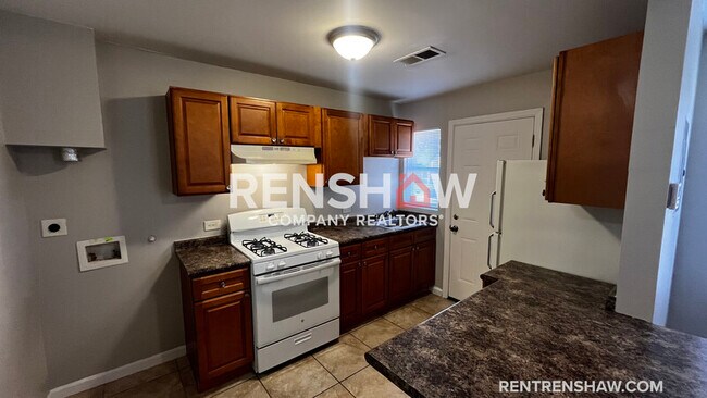 Photo - 2457 Hale Ave