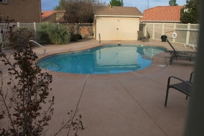 Photo - 3 bed 2 bath townhome with garage