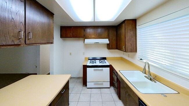 Photo - Montclair Dr., Modesto, Calif. Unit 1618 Montclair Dr., Modesto, Calif.