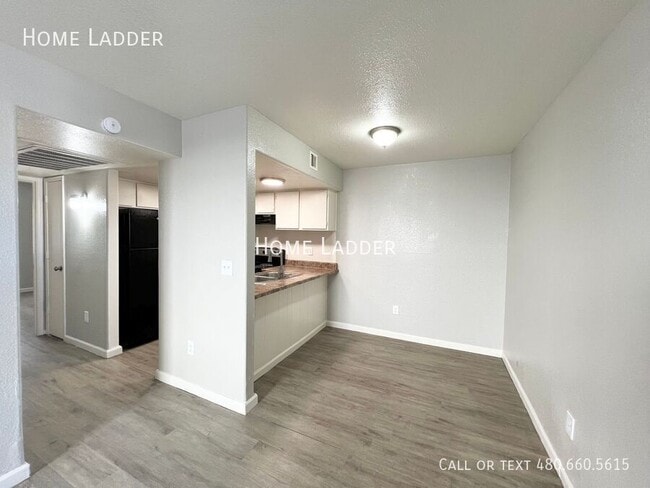 Photo - 4961 S Park Ave Unidad 105