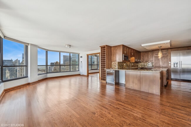 Photo - 405 N Wabash Ave