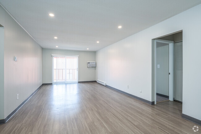 2BR, 1.5BA - 900SF - Living Room