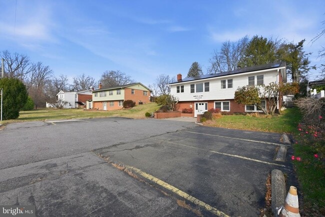 Photo - 1721 University Blvd W