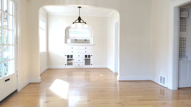 Photo - 2551 NE 32nd Pl