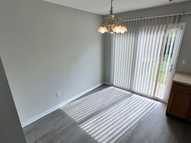 Photo - Lovely Townhouse in Winchester! All Electric, Off-Street Parking, W/D Hookups, Small Pets Ok!