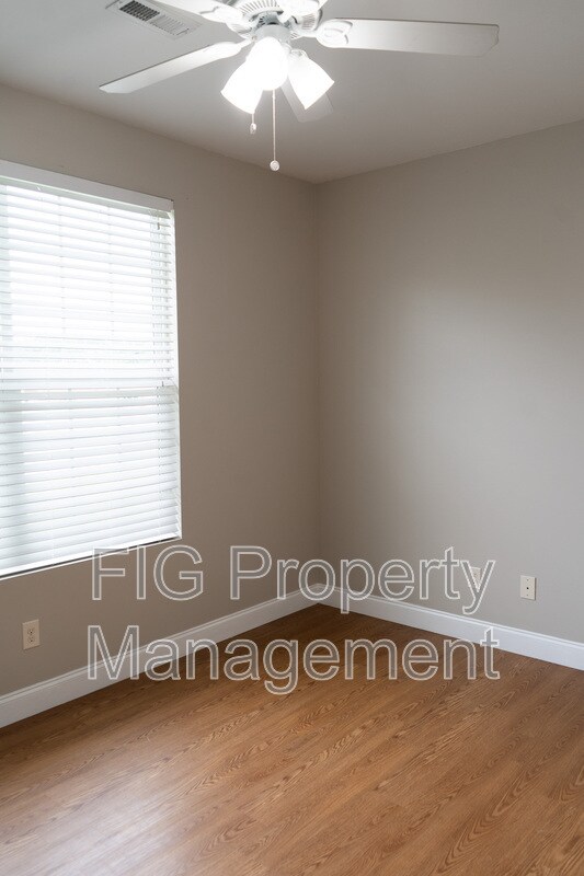 Photo - 136 Stonegate Circle