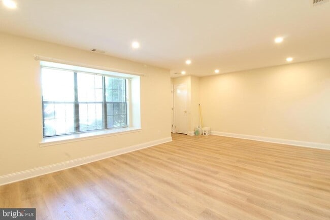 Photo - 97 Wyndham Pl