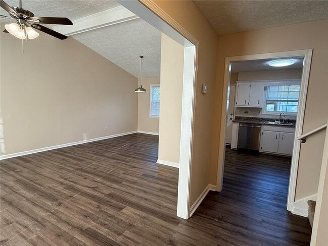 Photo - 10111 Settlers Grove Rd NE