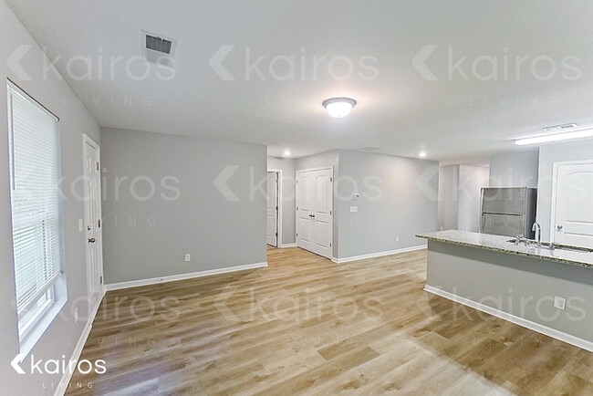 Photo - 236 Fox Chase Wy