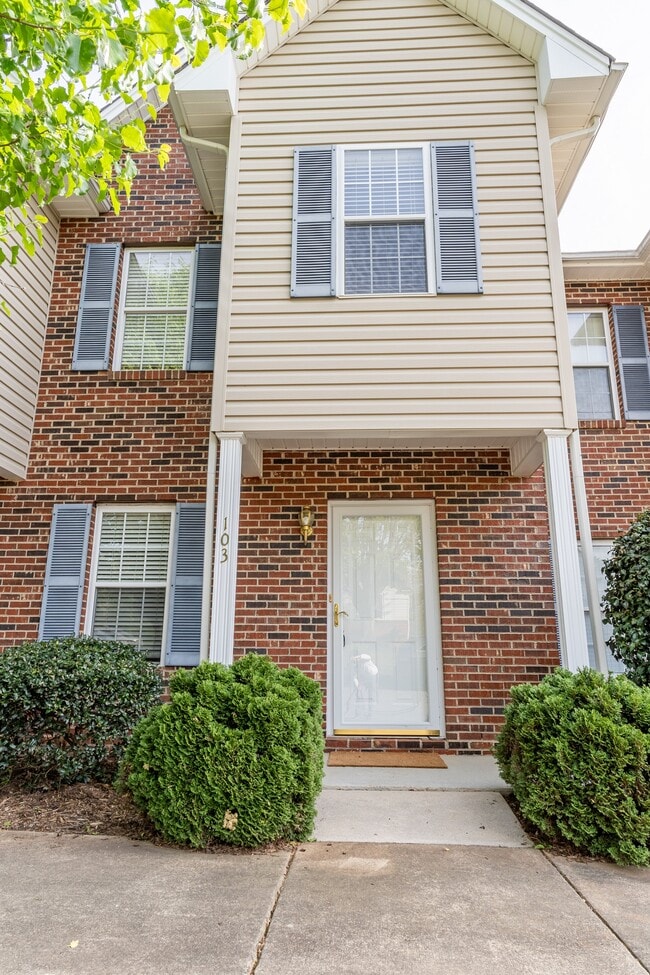 Photo - 2240 15th Ave NE