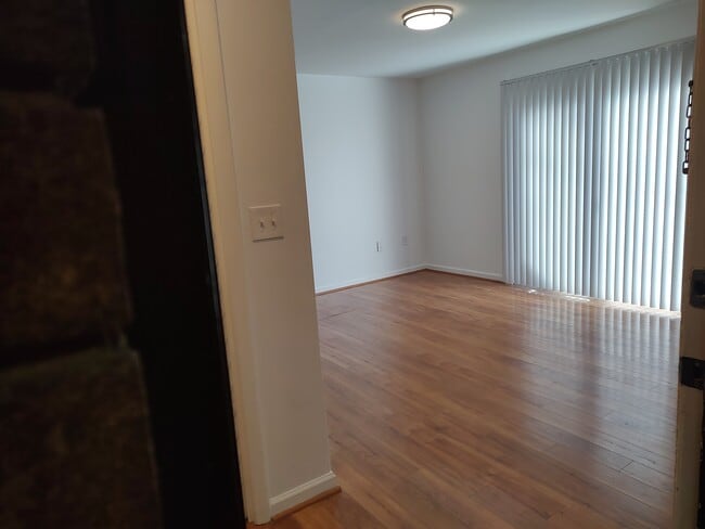 Entrance living room - 2840 Colonial Ave SW Unit A12