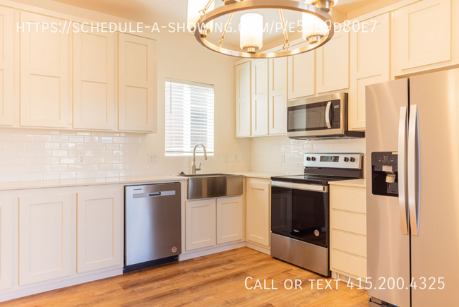 911-911 35th Ave - 911-911 35th Ave Apartment Unit 911 35th Ave