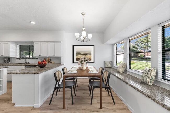 Photo - 819 Millpond Dr