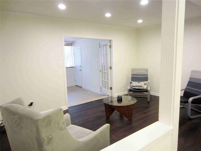 Photo - 11 Cantey Pl NW