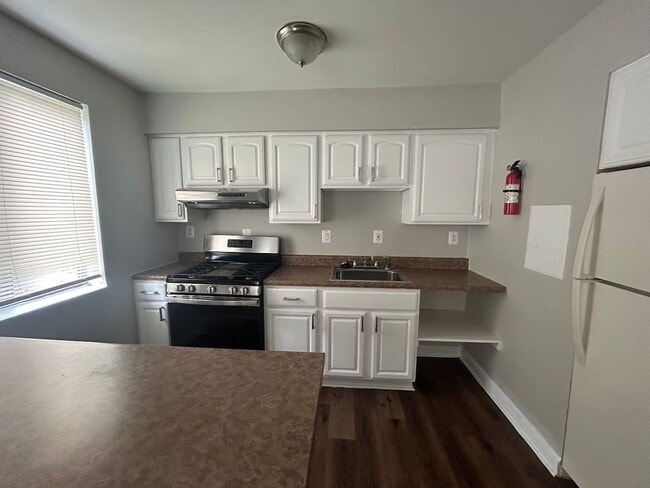 Building Photo - Affordable 2-Bedroom Apartment in Southwes... Unit 302
