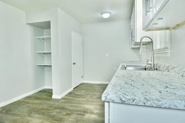 Photo - 226-228 W Park Ave Unit 226 W Park