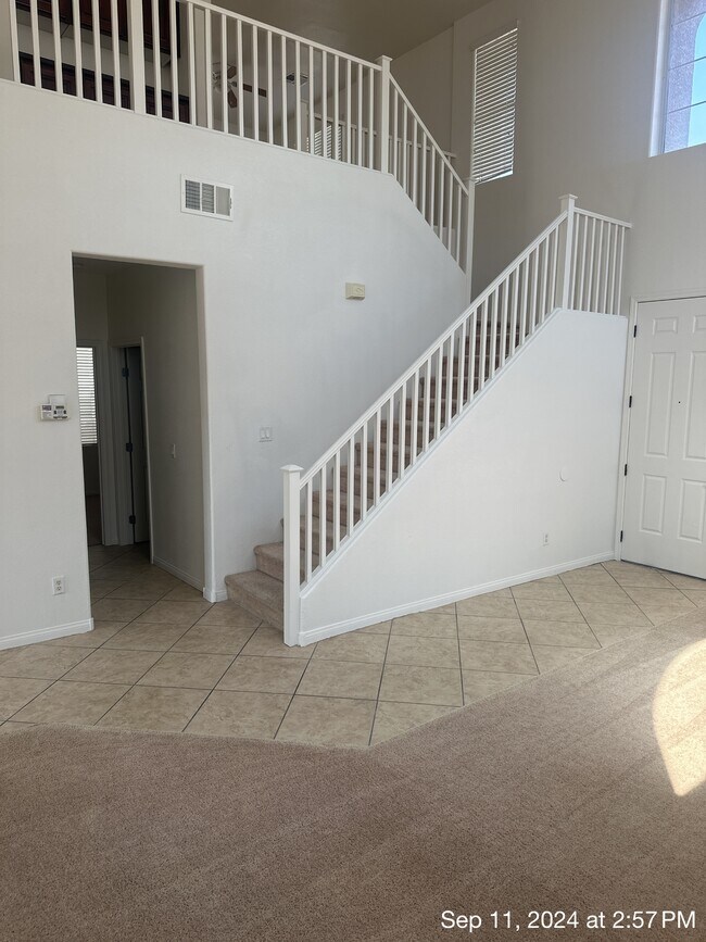 Photo - 6049 Glenborough St