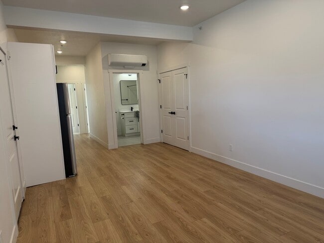 Photo - 770 S Ashton Ave Unit 1