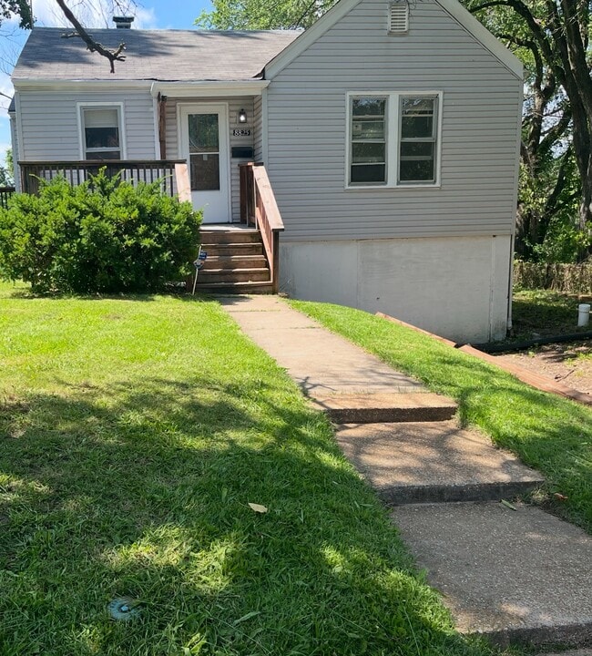 Building Photo - 8825 Tyrell Dr Rental