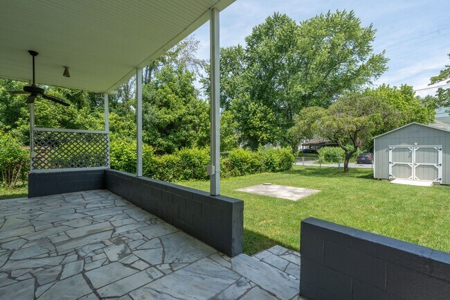 Photo - 3 bed and 1 bath house with fenced yard in Johnson City