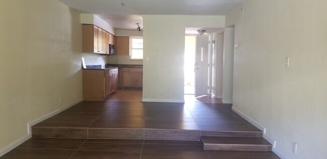 Available Now: 2 Bedroom Condo at La Costa... - Available Now: 2 Bedroom Condo at La Costa...