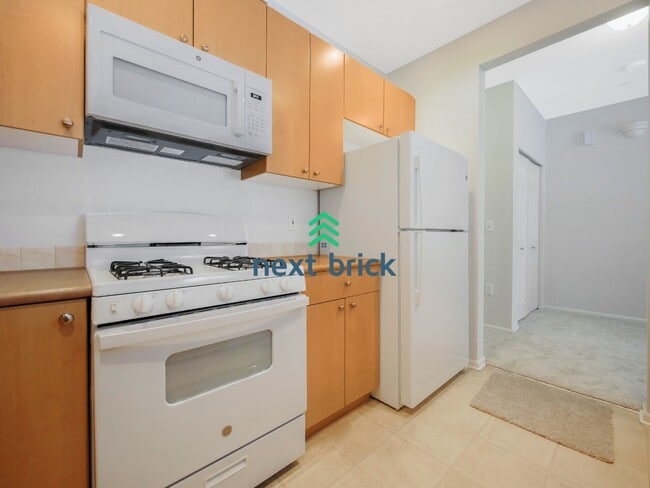 "Spacious 2-bedroom, 2 bathrooms in Prime Renton Location!"