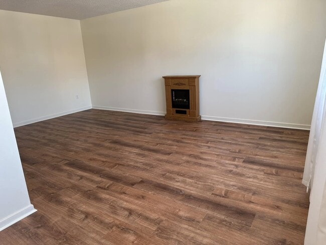 Photo - 3832 Rae St Unité 6