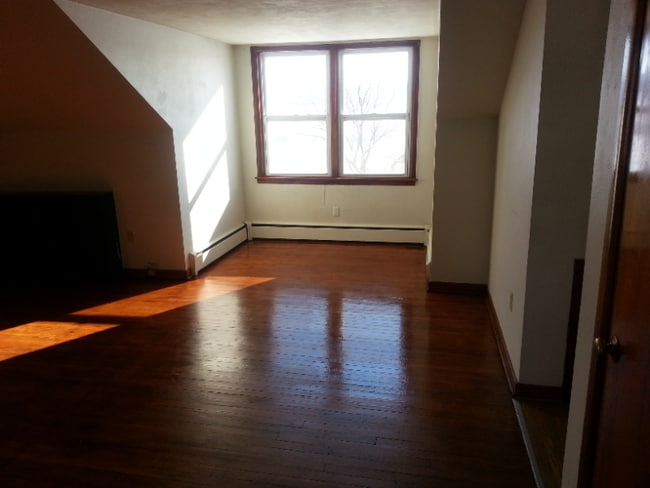 Photo - 1530 Main St Unit E