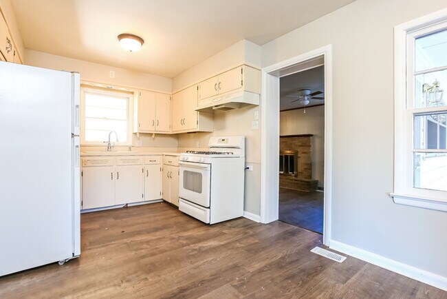 Photo - 3815 Idlewild Ave