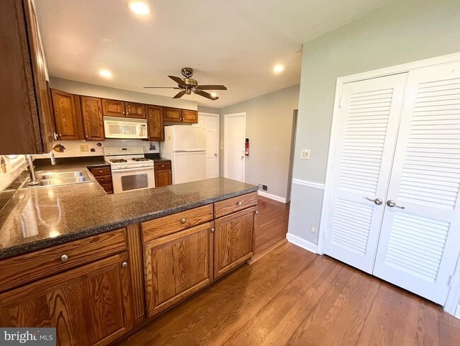 Building Photo - 5650 Gary Ave