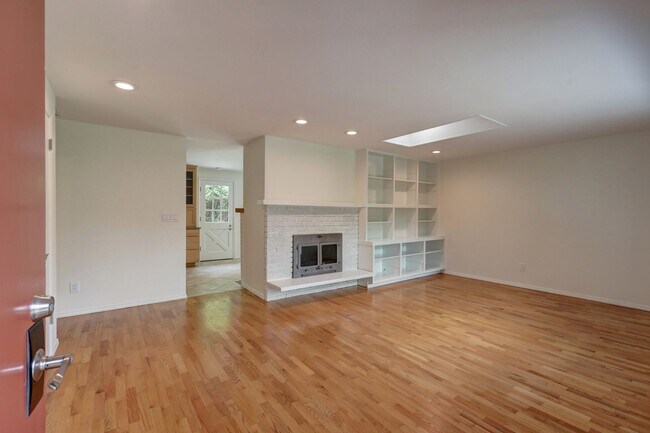 2327 248th Ave SE
