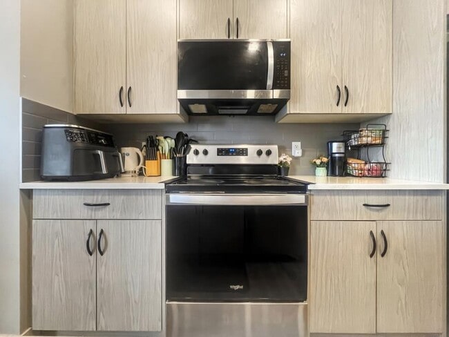 Photo - 3.0 bedroom in Edmonton Alberta T6W 3Z6 Unit Upper