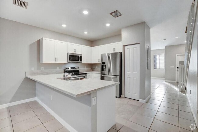 Building Photo - 3 bedroom in North Miami Beach FL 33179 Rental