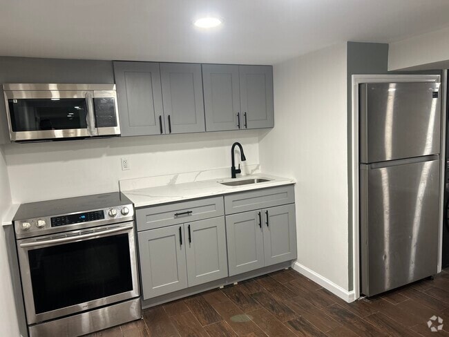 Building Photo - 137 Wittberg St Rental