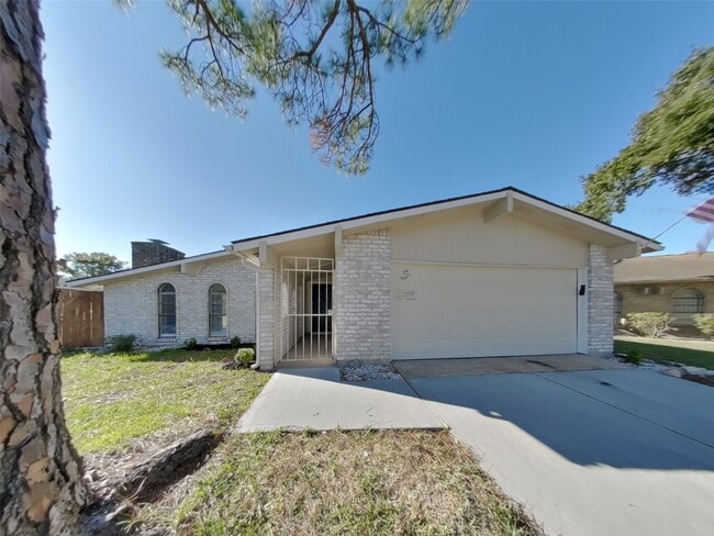 Building Photo - 5655 Hardwood Forest Dr