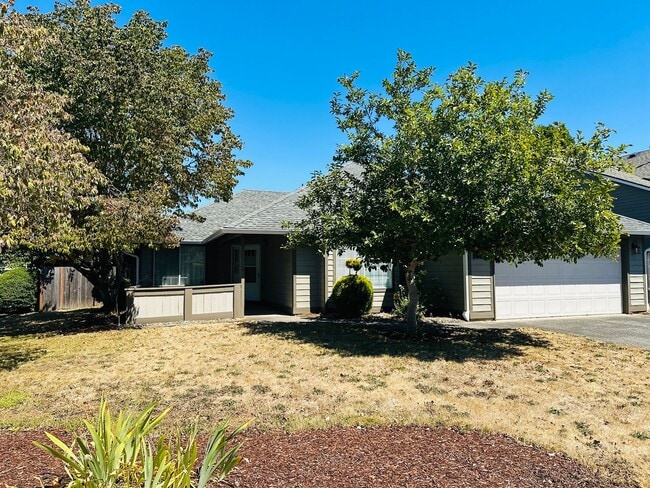 Building Photo - Charming Cascade Park One Level Home