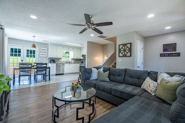 25 Jennifer Ln Unit SI ID1234805P