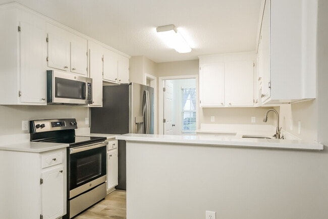 Photo - 820 Turning Point Ln