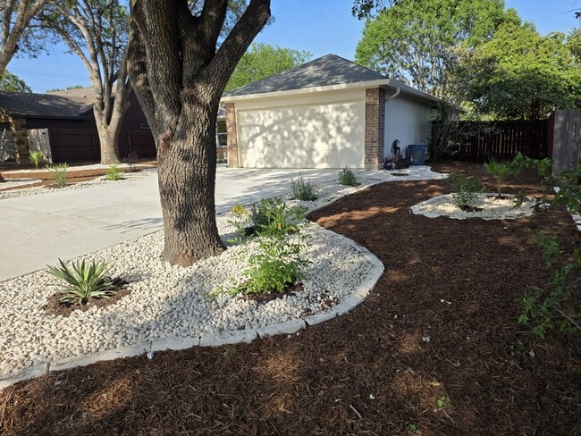 Photo - 11602 Maybach Dr