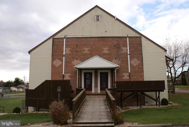 1121 Stanley Ave