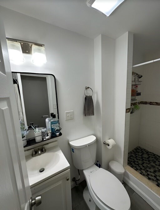 Photo - 145 Meridian St Unidad #4