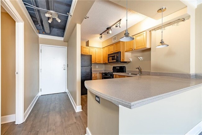 Photo - 2479 Peachtree Rd NE Unit 1010