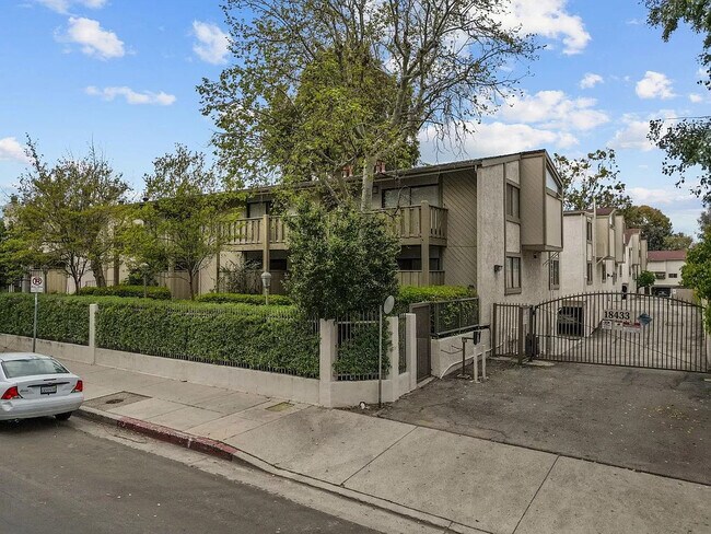 18433 Hatteras St Unidad david